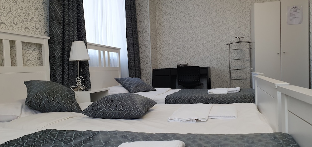 Standard Triple Room, 3 Twin Beds, Non Smoking photo 3