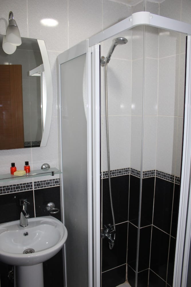 Economy Double Room photo 2