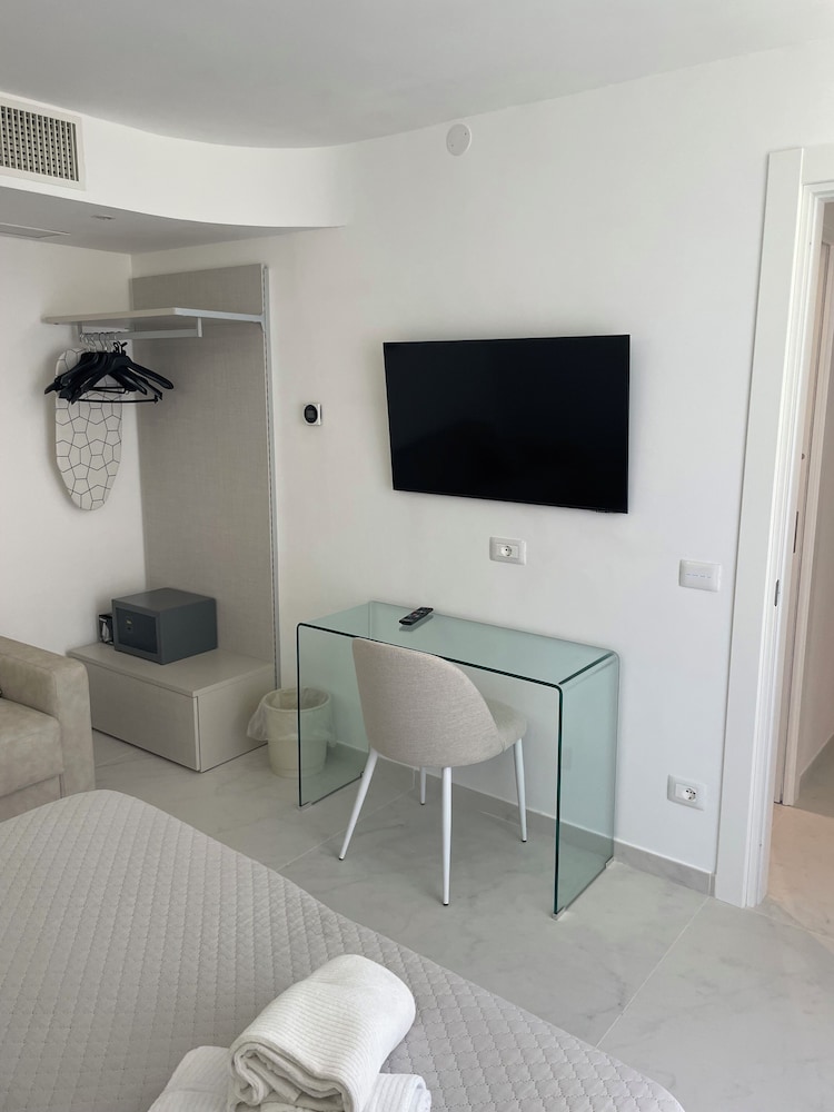 Family Room Superior - Photo 2
