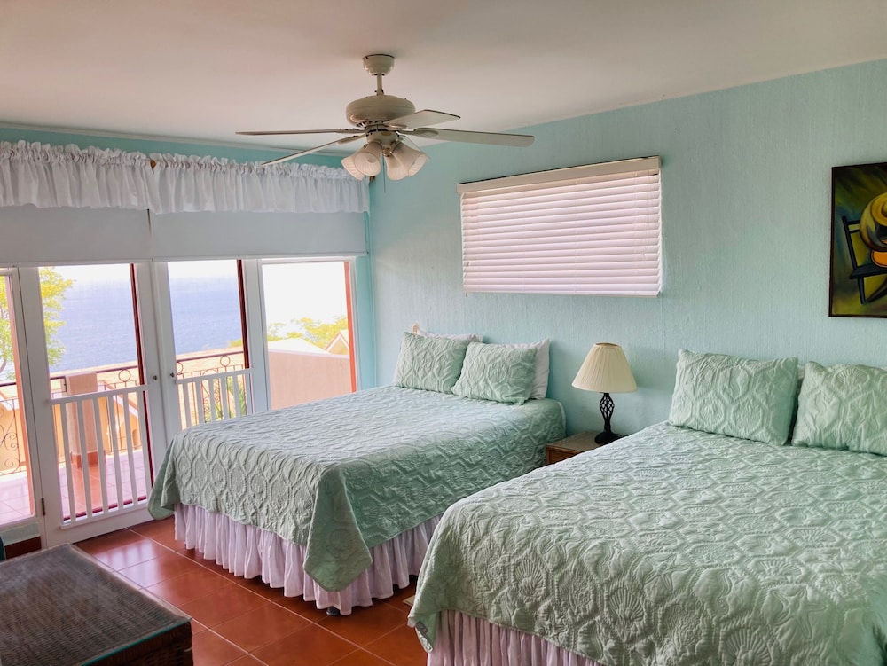 4BR Deluxe con Vista al Océano y Piscina Privada