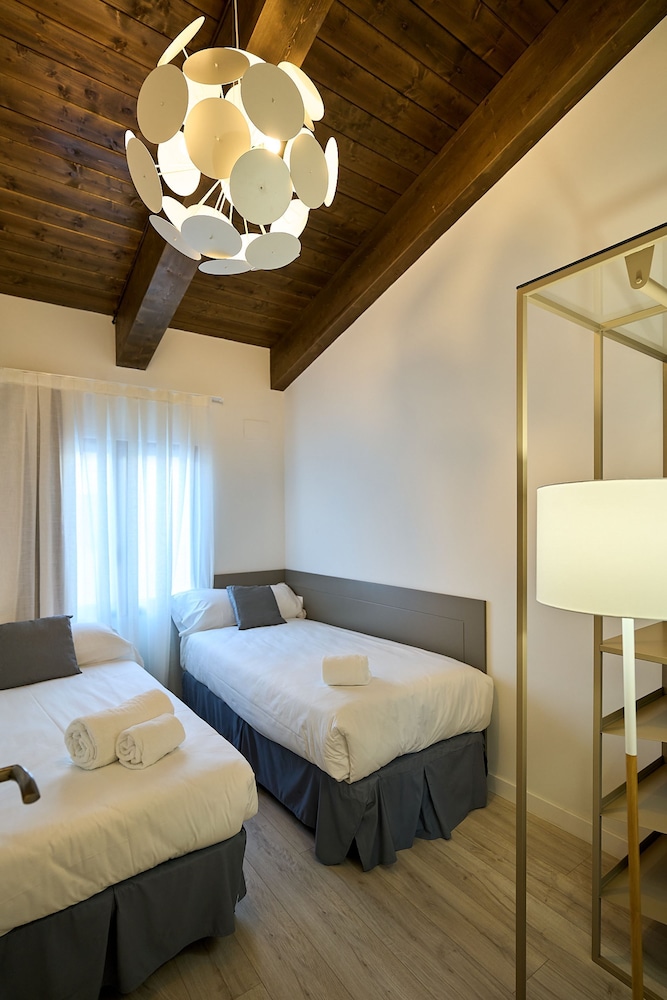 Grand Suite, 2 Bedrooms, Non Smoking photo 2