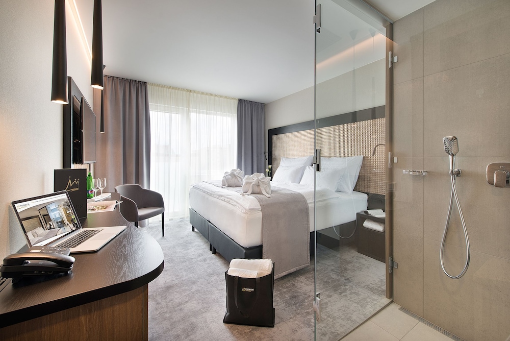 Premium Double Room, 1 King Bed