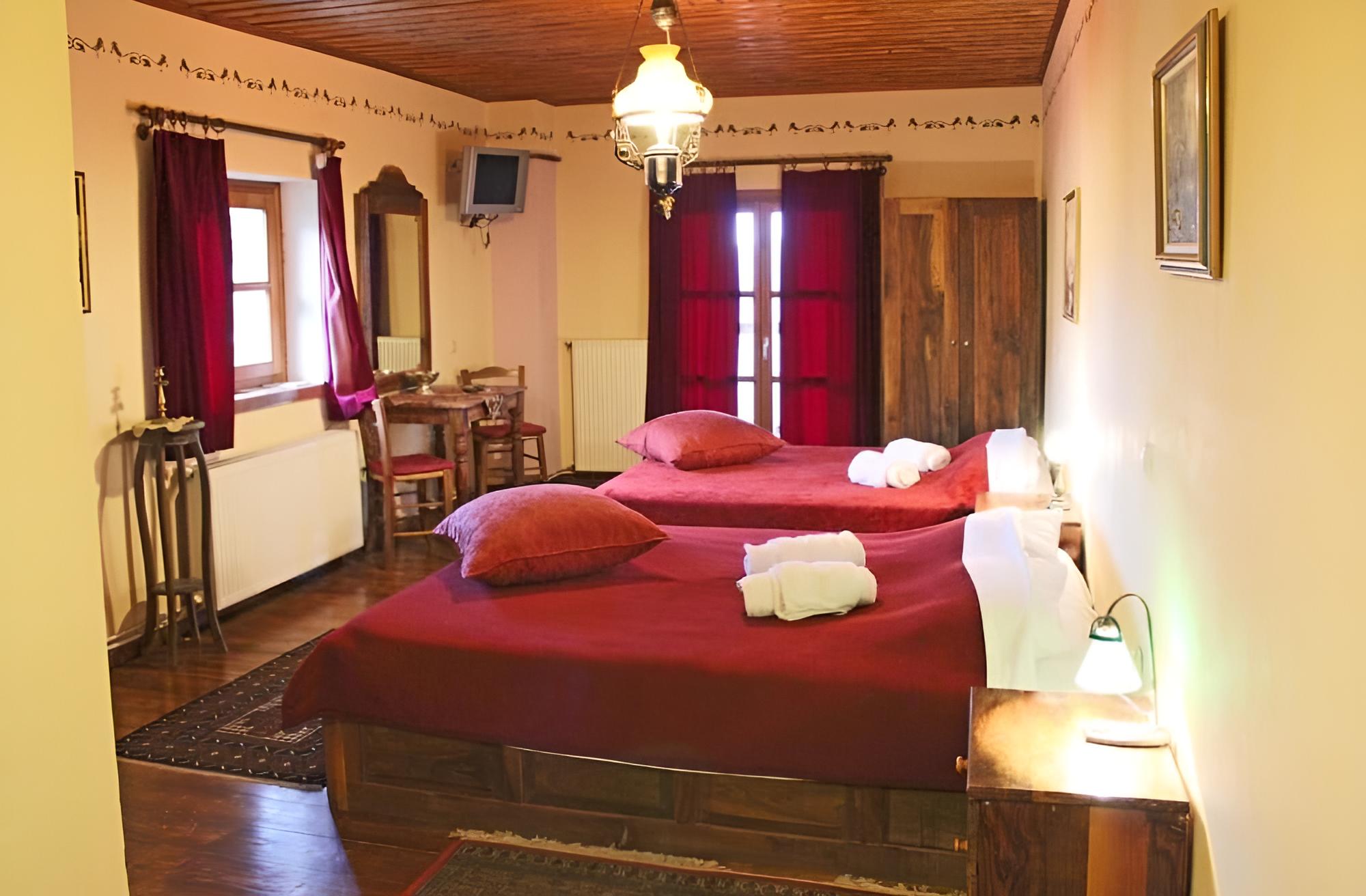 Basic Quadruple Room photo 2