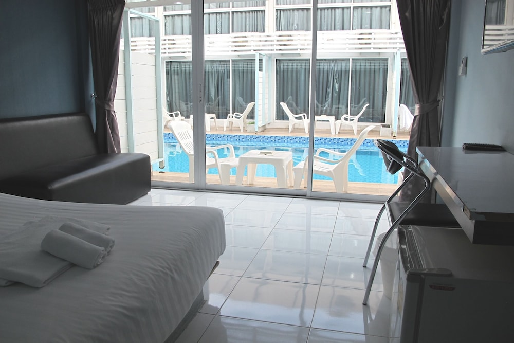 1st Floor Pool Access photo 3
