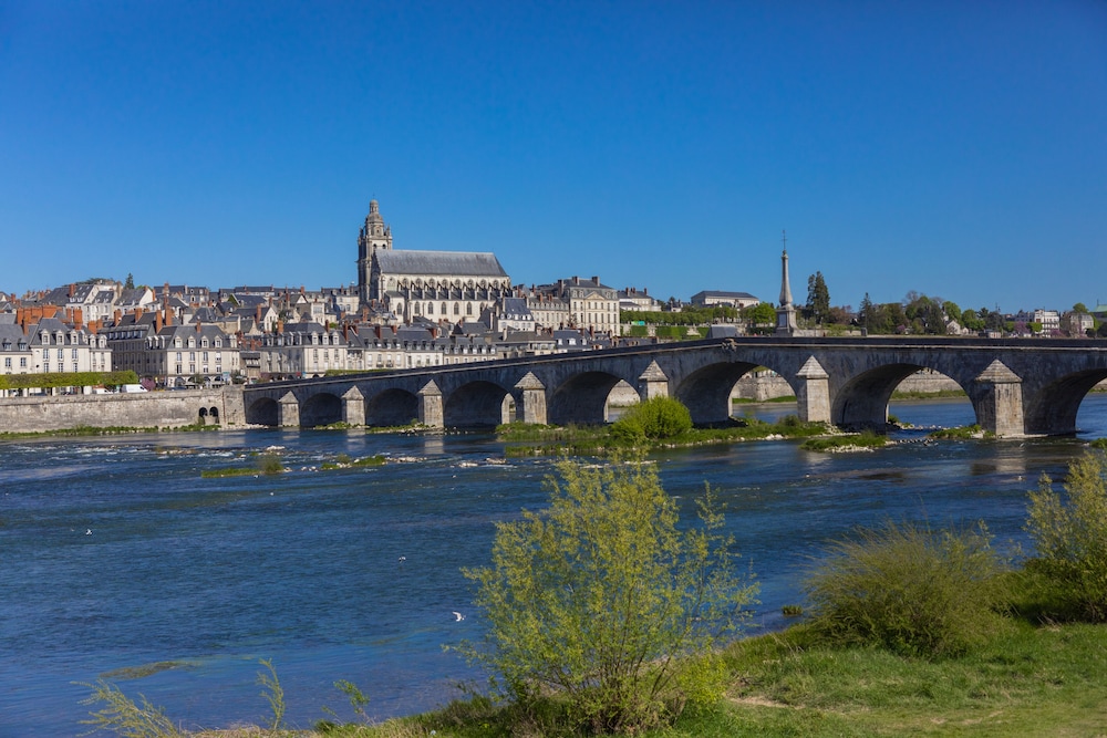 Duplex Suite with Loire View - Photo 5