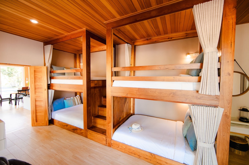 Two Bedroom Suite with Kitchen (Breakfast Included, Dinner Not Included) - Photo 17