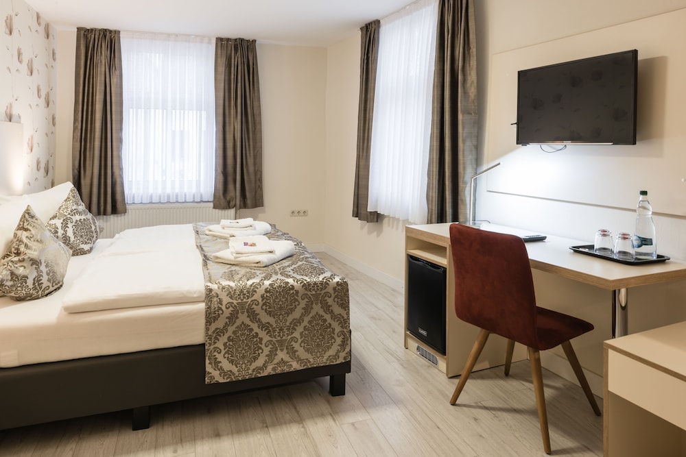 Basic Double or Twin Room photo 2