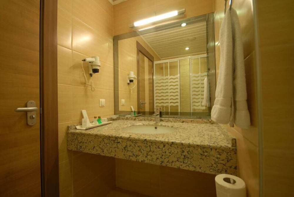 Standard Triple Room photo 2