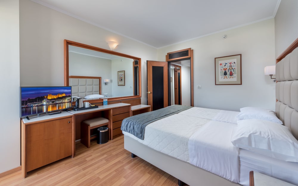 Double Room, Partial Sea View - Photo 4
