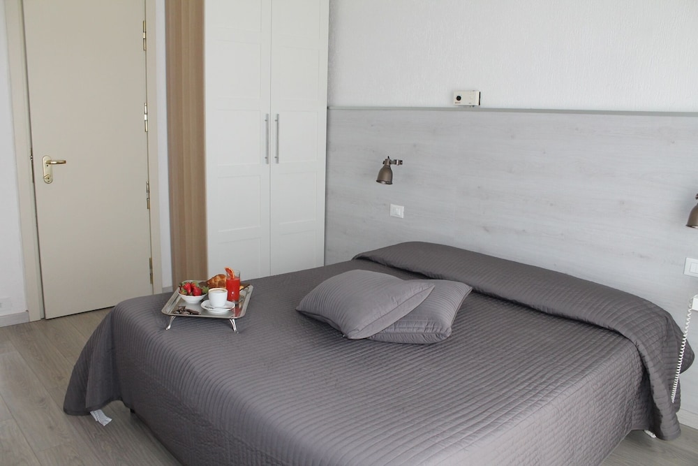 Basic Quadruple Room photo 3