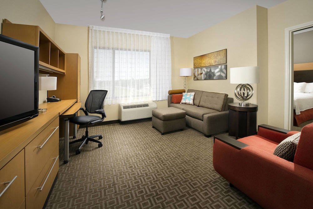 Suite, 1 Bedroom - Photo 1