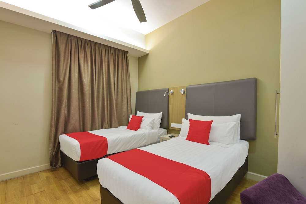 Three Bedroom Suite - Twin Tower with Pool View