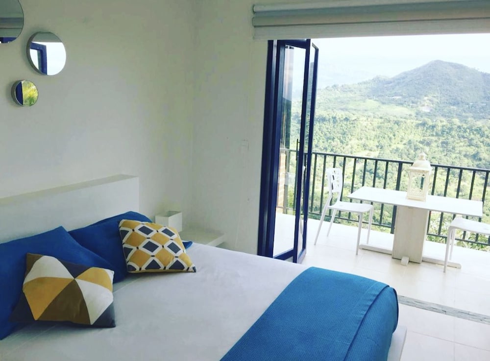 Deluxe Room, 1 Double Bed, Accessible, Mountain View photo 2