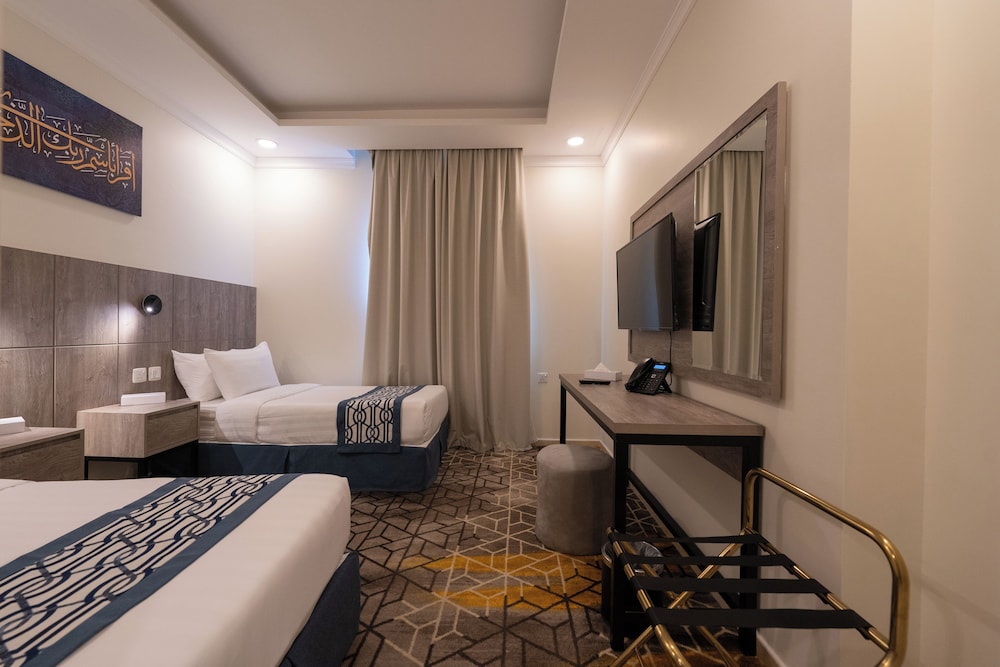 Double or Twin Room, City View - Photo 3
