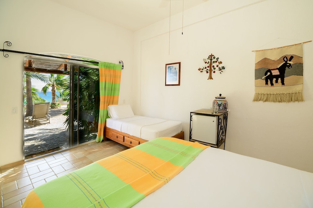 Classic Room, Ocean View, Beachfront photo 3