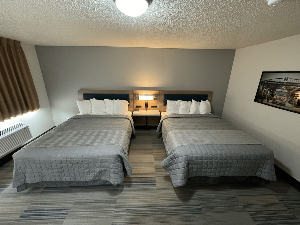 Room, 2 Queen Beds, Accessible - Photo 2