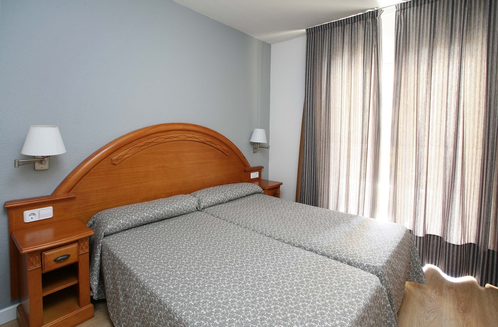 Duplex, 2 Bedrooms photo 3