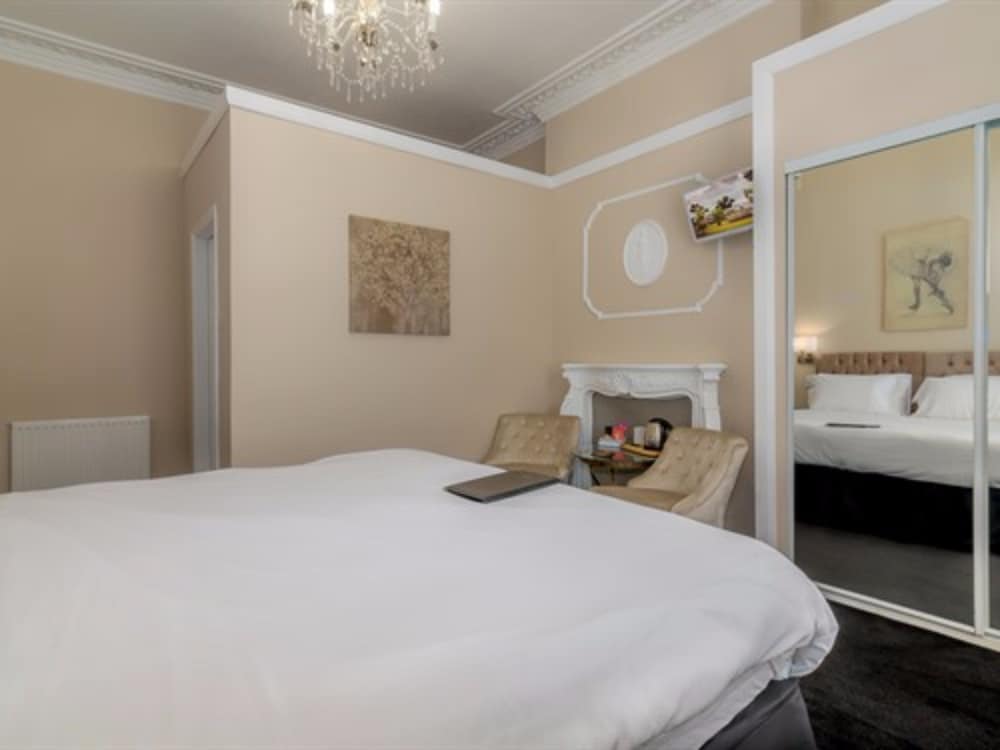 Superior Double Room, Ensuite (Super) photo 2