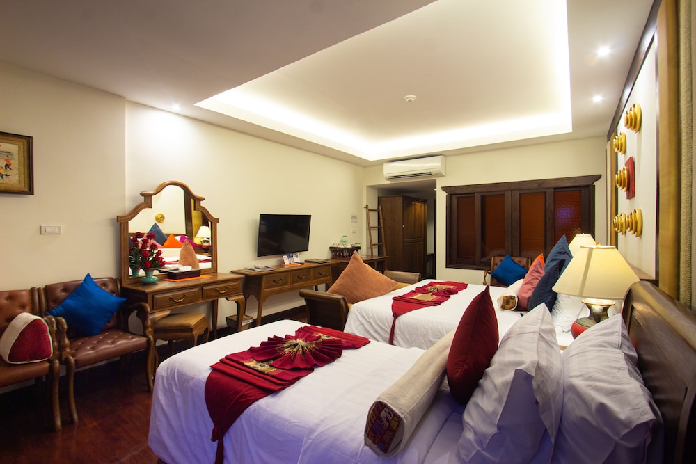 Deluxe Triple Room with Balcony photo 3