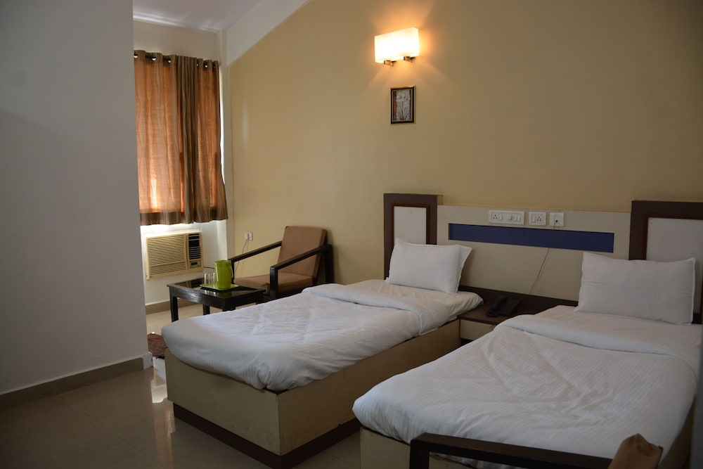 Deluxe Twin Room - Photo 3