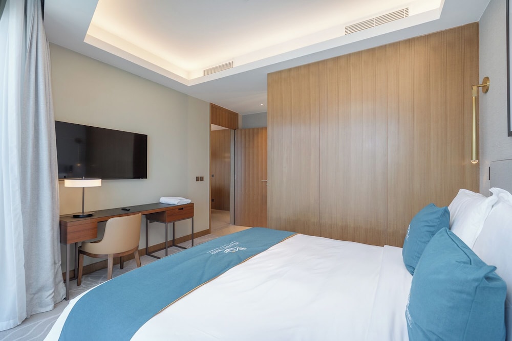 Deluxe Apartment, 1 King Bed, Non Smoking, City View photo 3