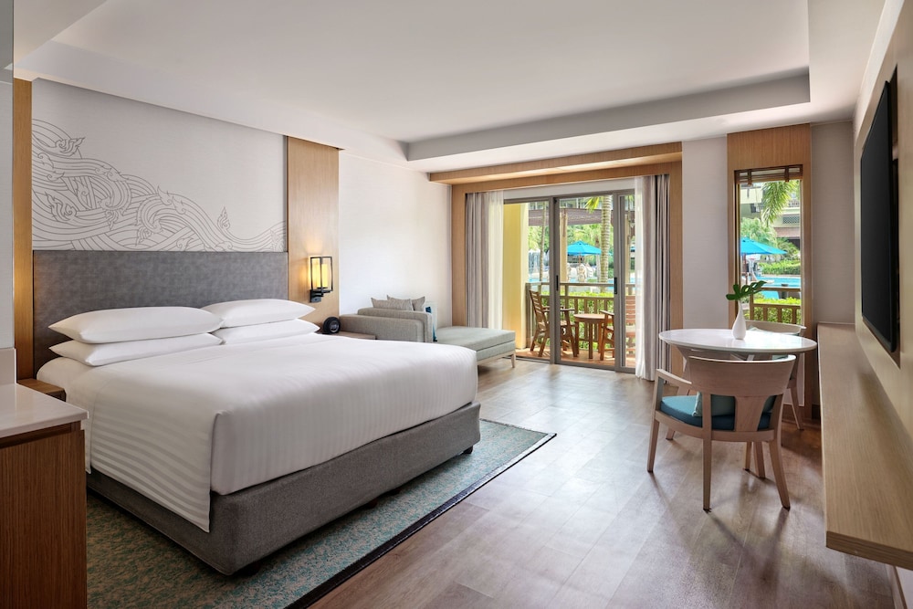 Room, 1 King Bed, Ocean View (Larger Guest room, Beach acc, Terrace) photo 2