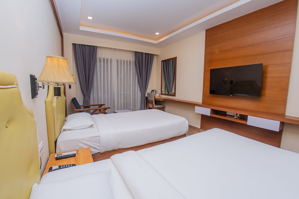 Deluxe Twin Room - Photo 8