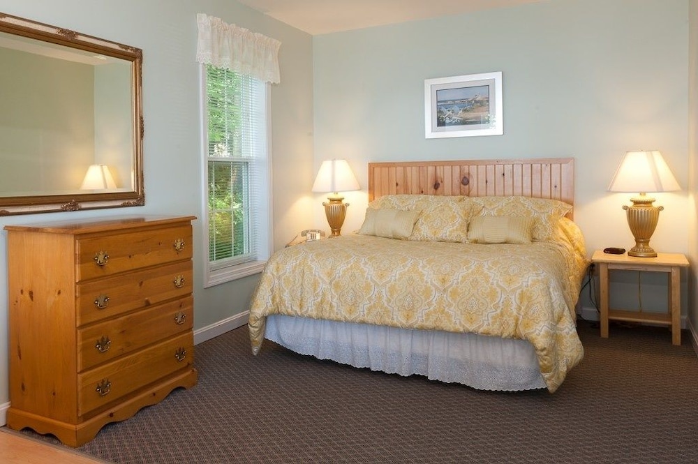 Oceanfront Cottage, 1 King, Sofa Bed photo 2
