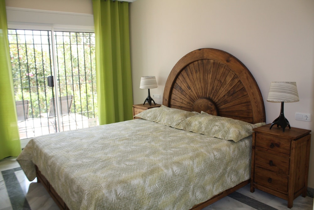 Family Apartment, 2 Bedrooms, Terrace, Garden View