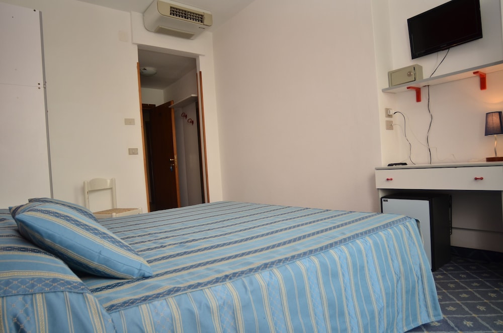 Double or Twin Room photo 2