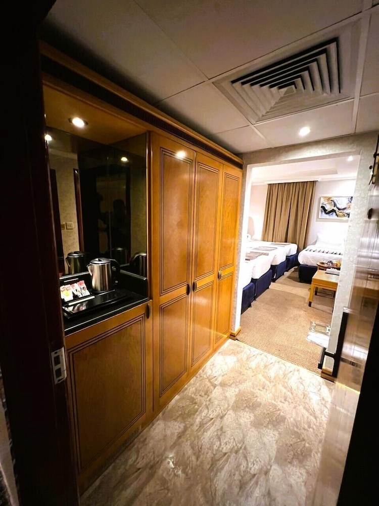 Quadruple Room - Photo 4