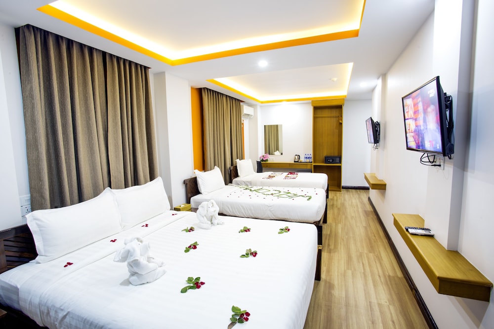 Deluxe Family Suite photo 3
