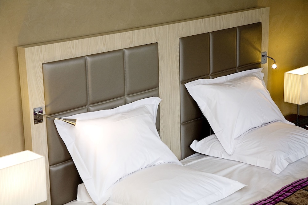 Room, 1 King Bed, Partial View - Photo 2