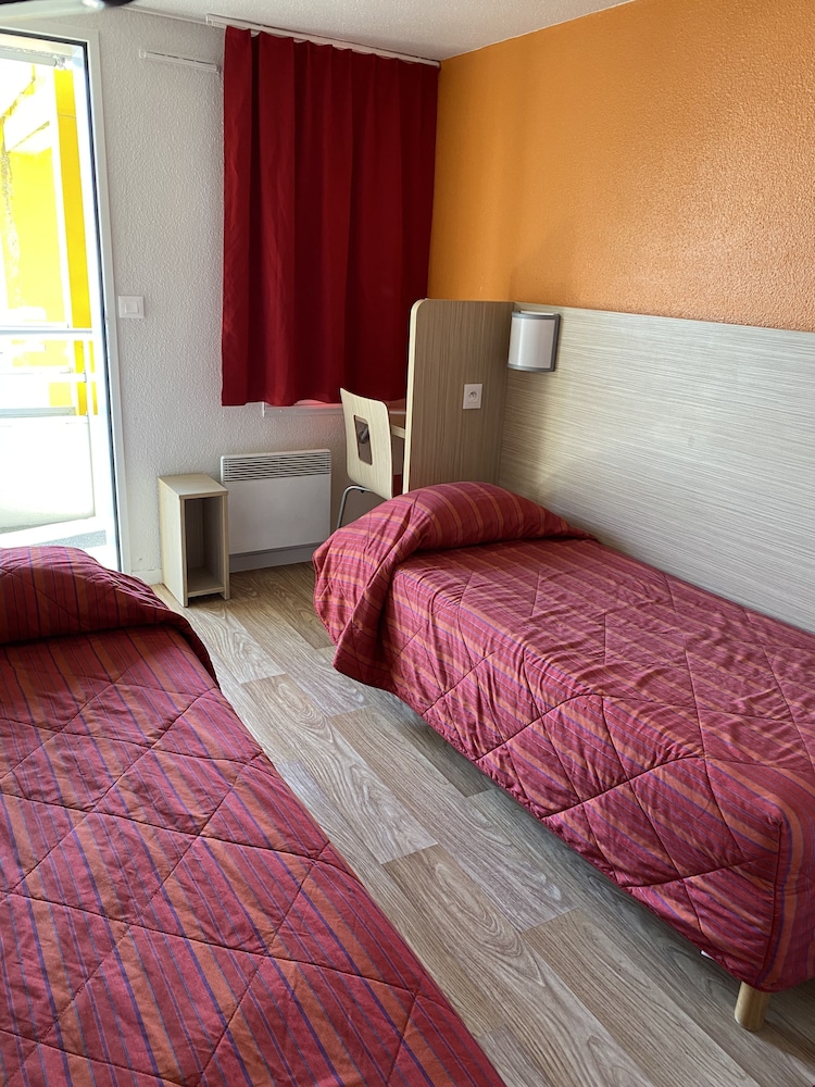 Standard Room, 2 Twin Beds - Photo 2