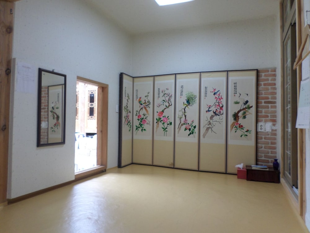Big Room (Ondol) photo 1