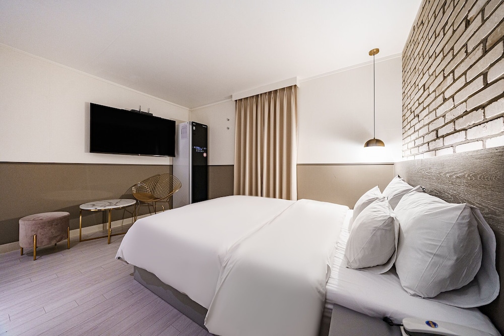 Standard Room, 1 Queen Bed, Non Smoking