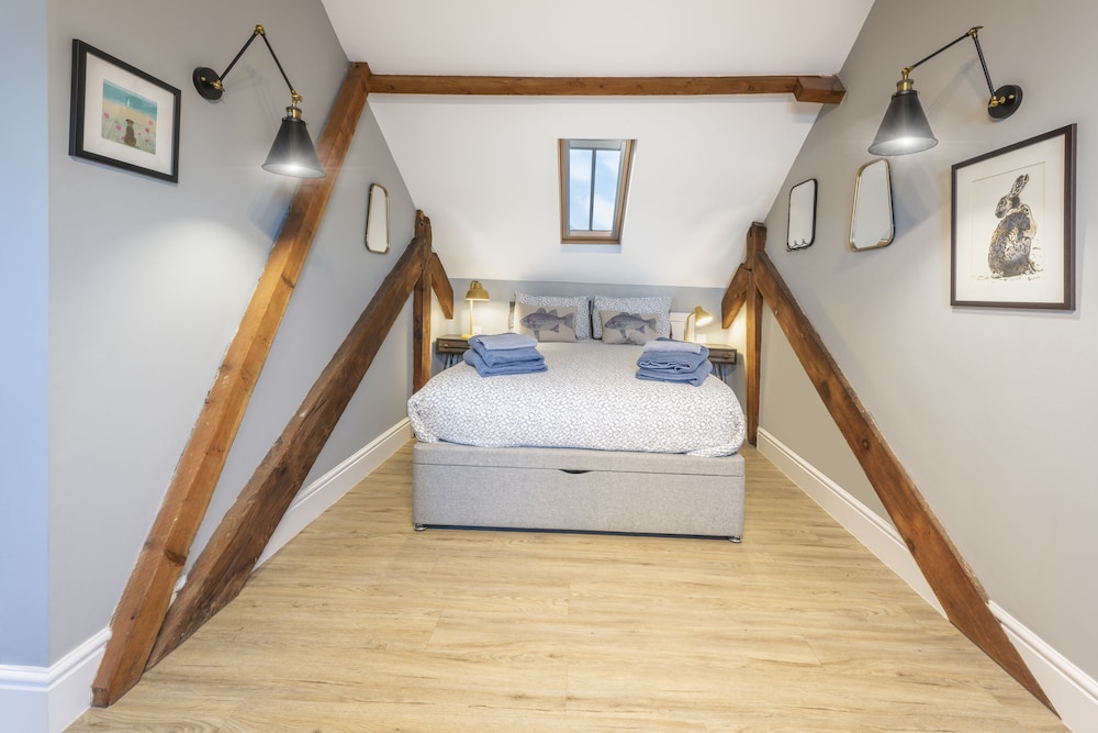 Classic Suite, Ensuite, Partial Sea View