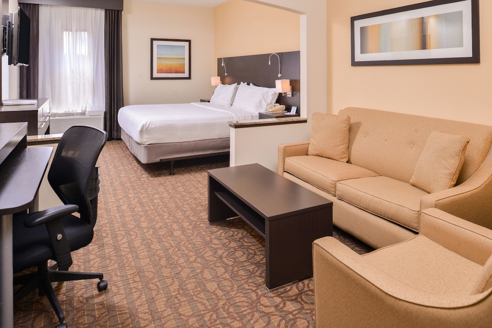 Suite, 1 King Bed - Photo 11