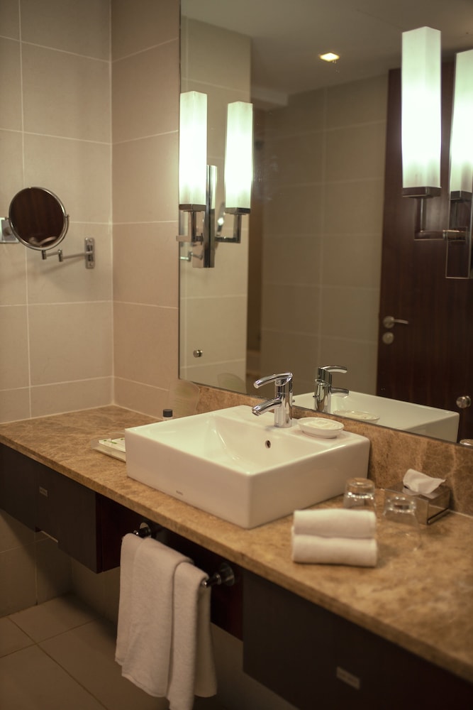 Standard Room, 2 Twin Beds - Photo 9