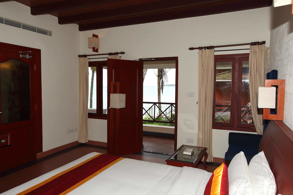 Lake View Room - Photo 8