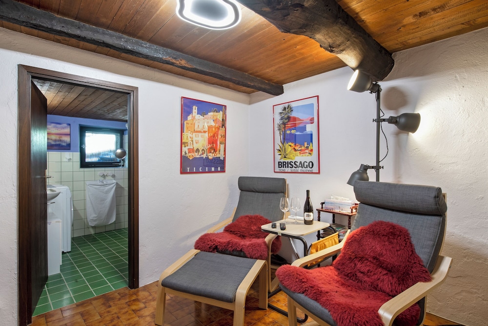 Family Chalet, Multiple Bedrooms, Mountainside (Casa Carla 1) photo 2