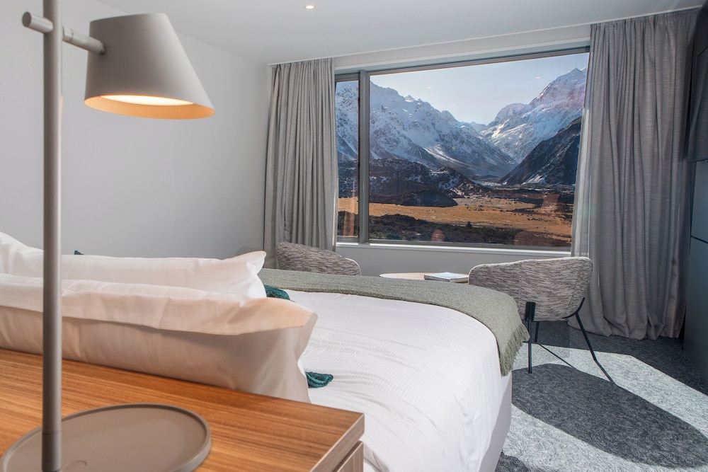 Premium Room, 1 King Bed, Mountain View photo 1