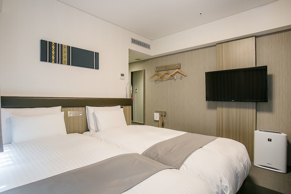 Standard Twin Room, Non Smoking - Photo 9
