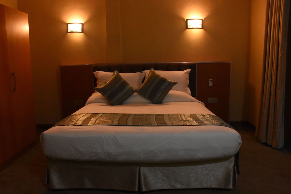Executive Room, 1 King Bed, Accessible photo 3