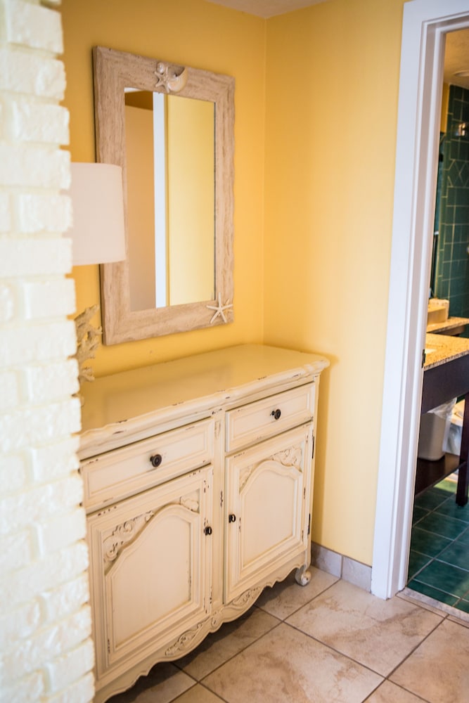 Suite, Multiple Beds, Jetted Tub, Bay View (No Balcony) photo 2