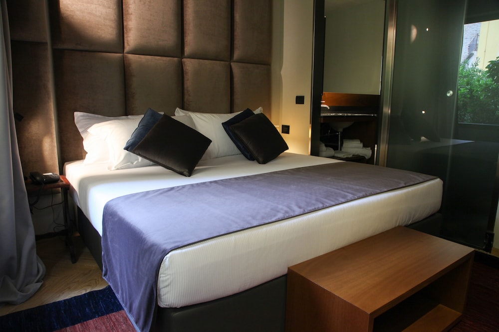 Family Room, 2 Bedrooms