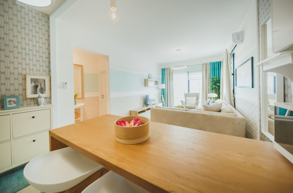 Deluxe Apartment, 2 Bedrooms - Photo 2