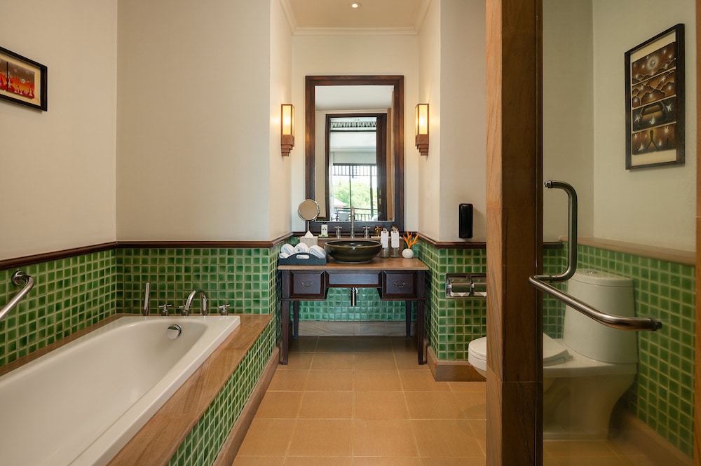 Classic Room, Multiple Beds, Garden View - Photo 5