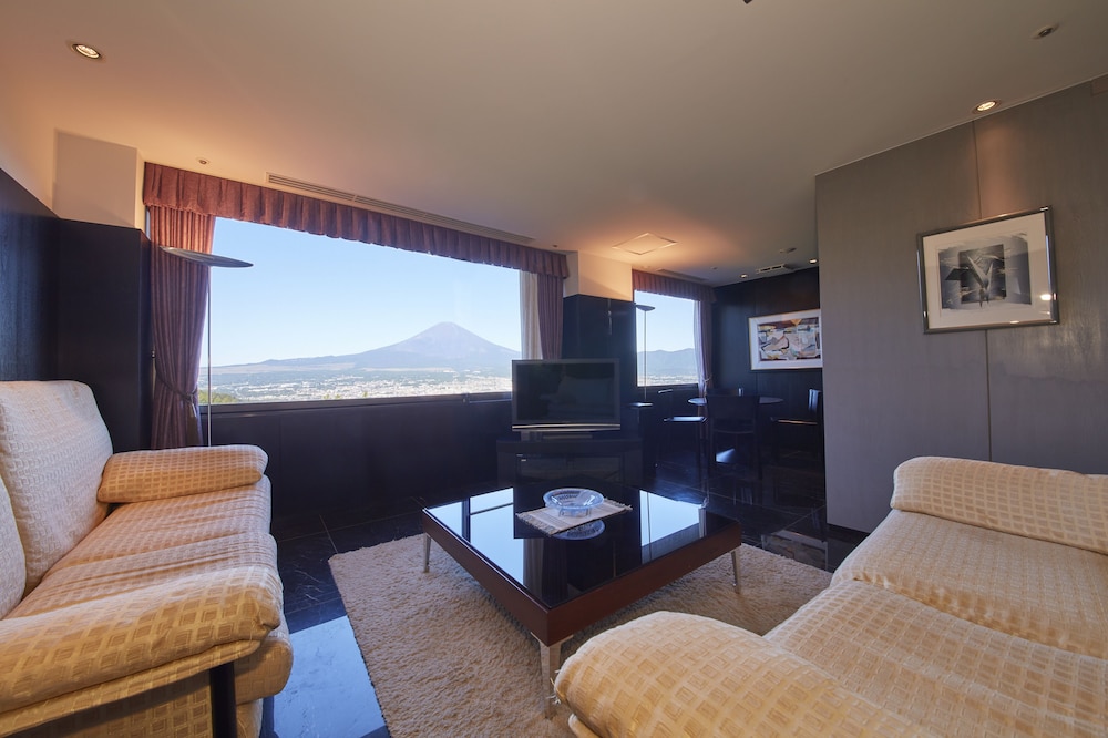 [Non-Smoking] Western Style Major Suite (Mt. Fuji View) - Photo 3