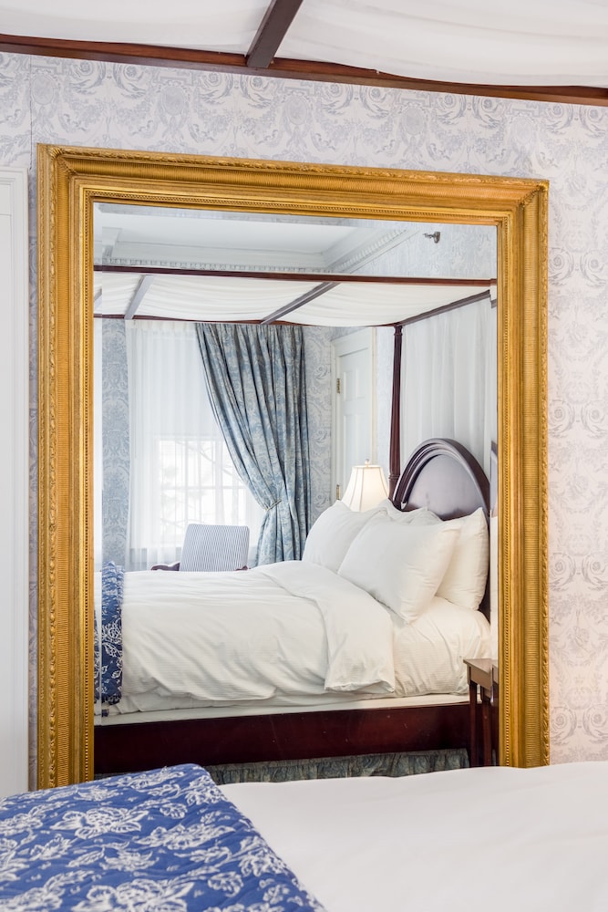 Deluxe Room, 1 Queen Bed - Photo 3